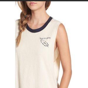 Project Social T “Birds of a Feather”. Sz medium